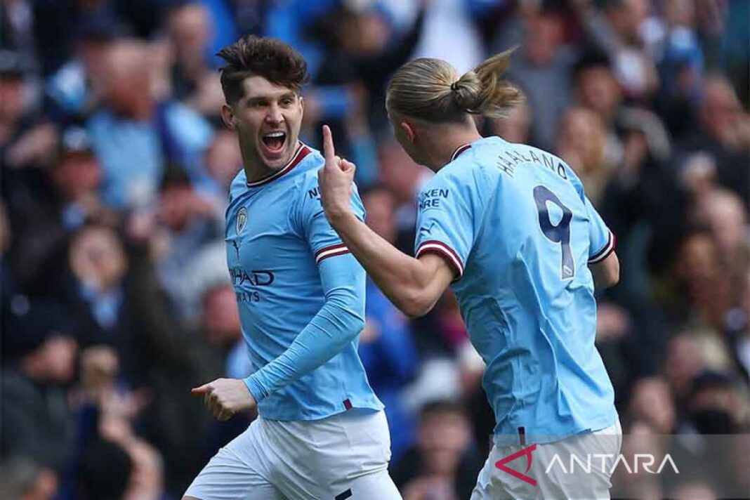 Bek Manchester City John Stones terancam absen lama.