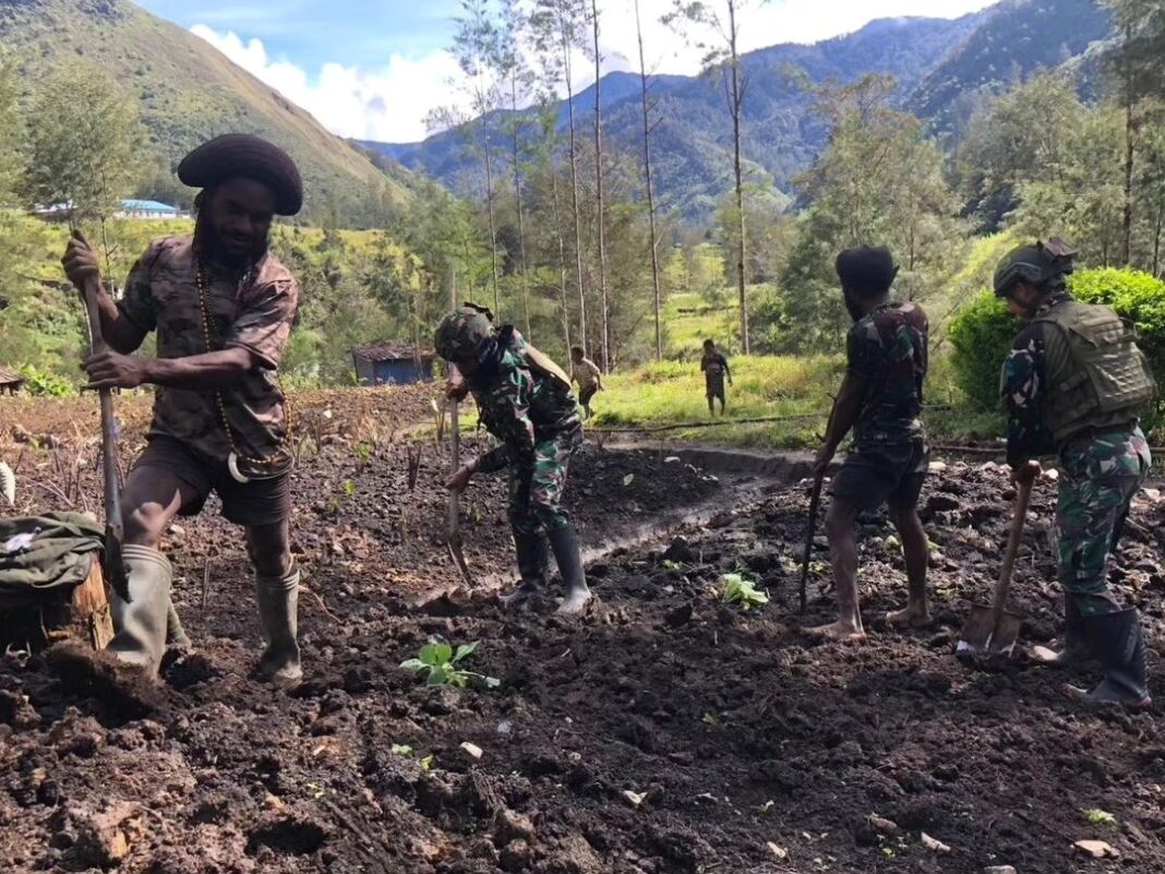 Viral Dua Pria Selesaikan Konflik Pakai Tradisi 'Adat Taliwang' Tanpa Melibatkan Hukum - VIVA.co.id